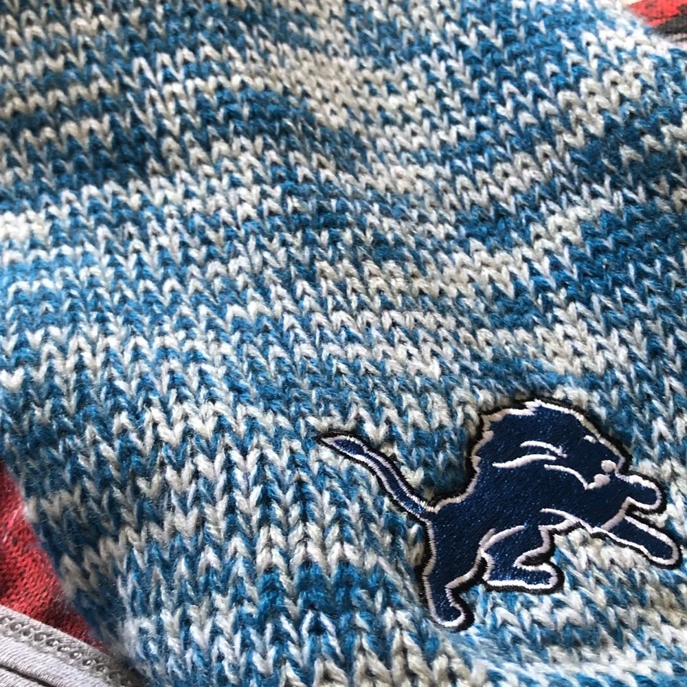 Navy and Heather Blue Knit Men's Scarf with Embroidered Lion Patch